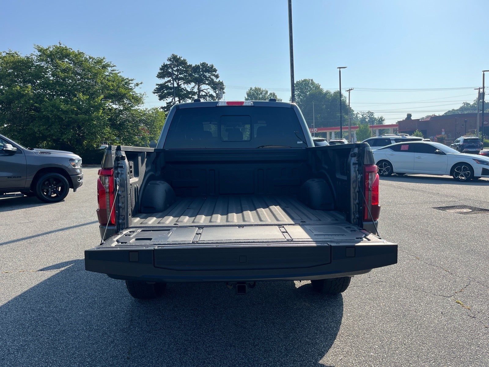 2026 Ford F-150 XLT - Photo 9