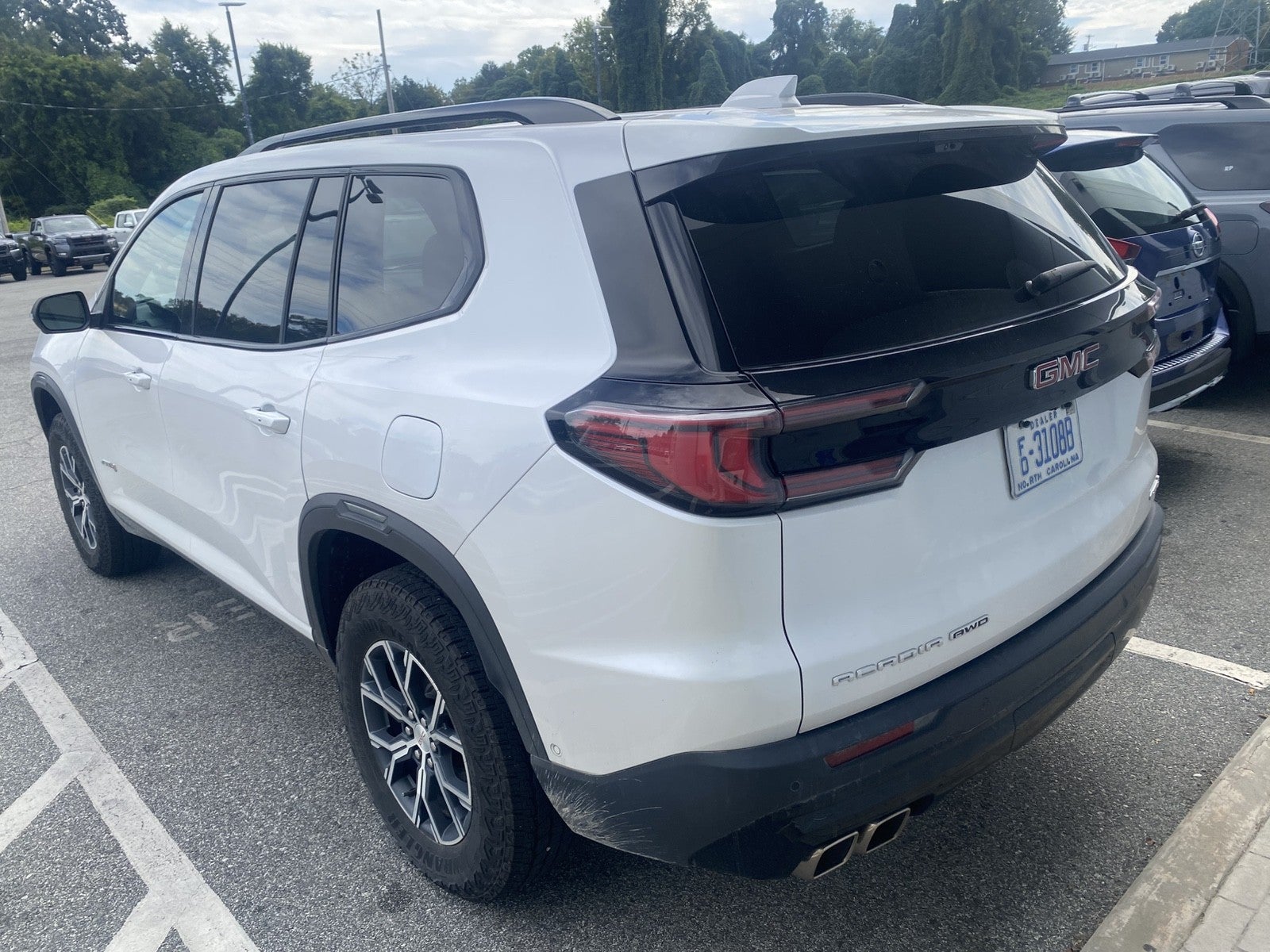 2025 GMC Acadia AWD AT4