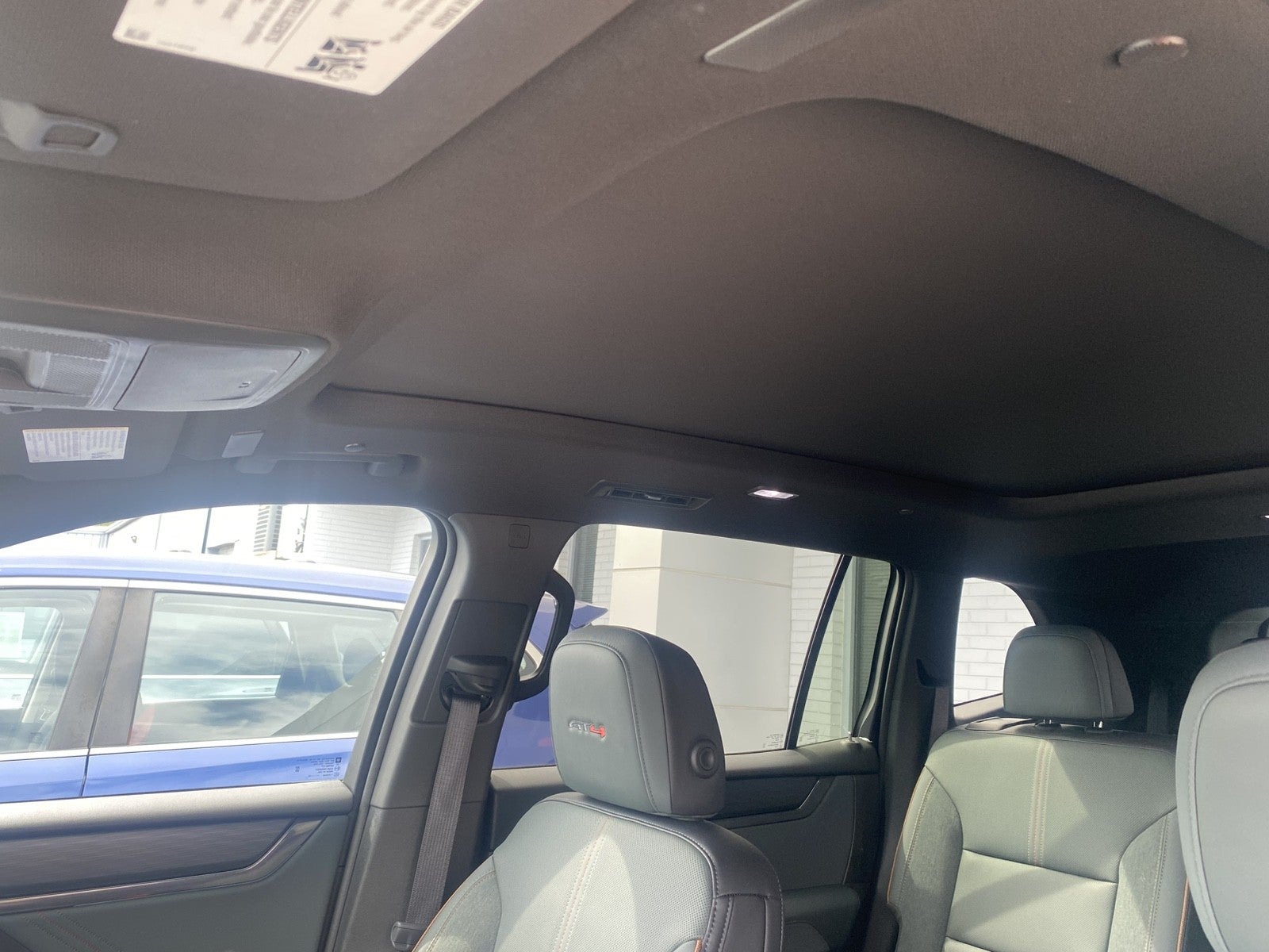 2025 GMC Acadia AWD AT4