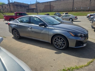 2023 Nissan Altima 2.0 SR