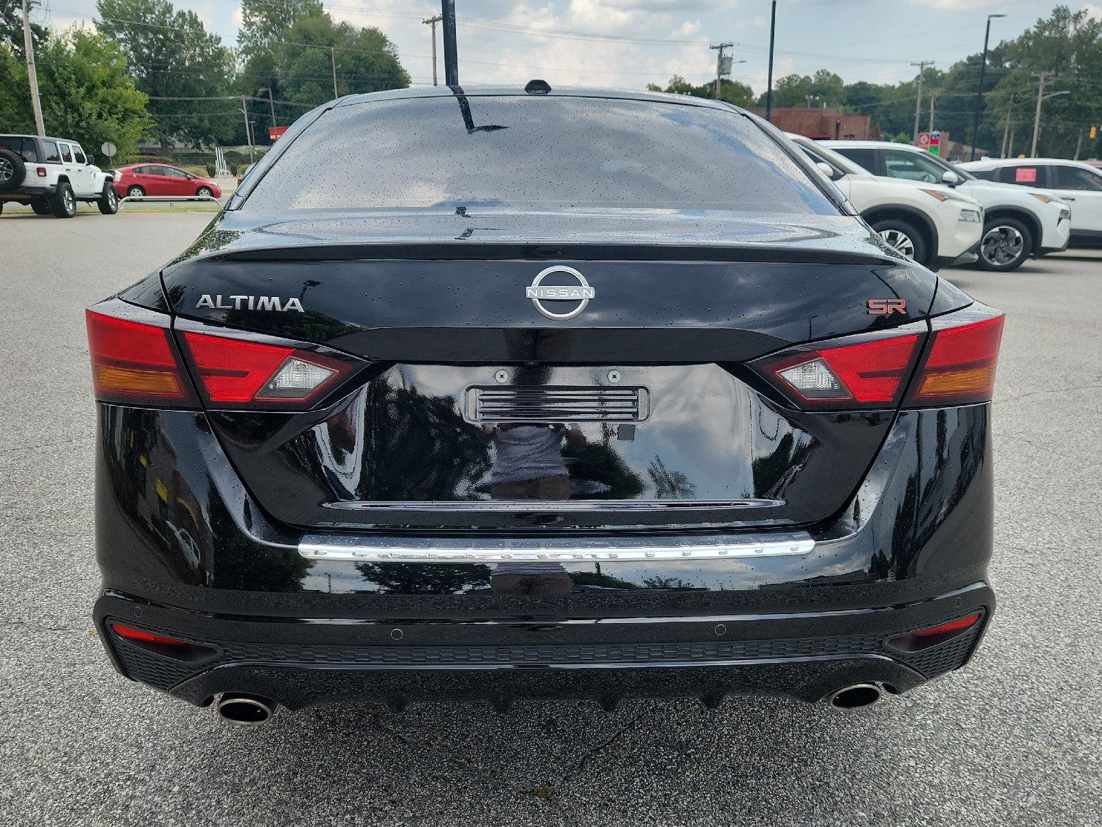 2023 Nissan Altima SR