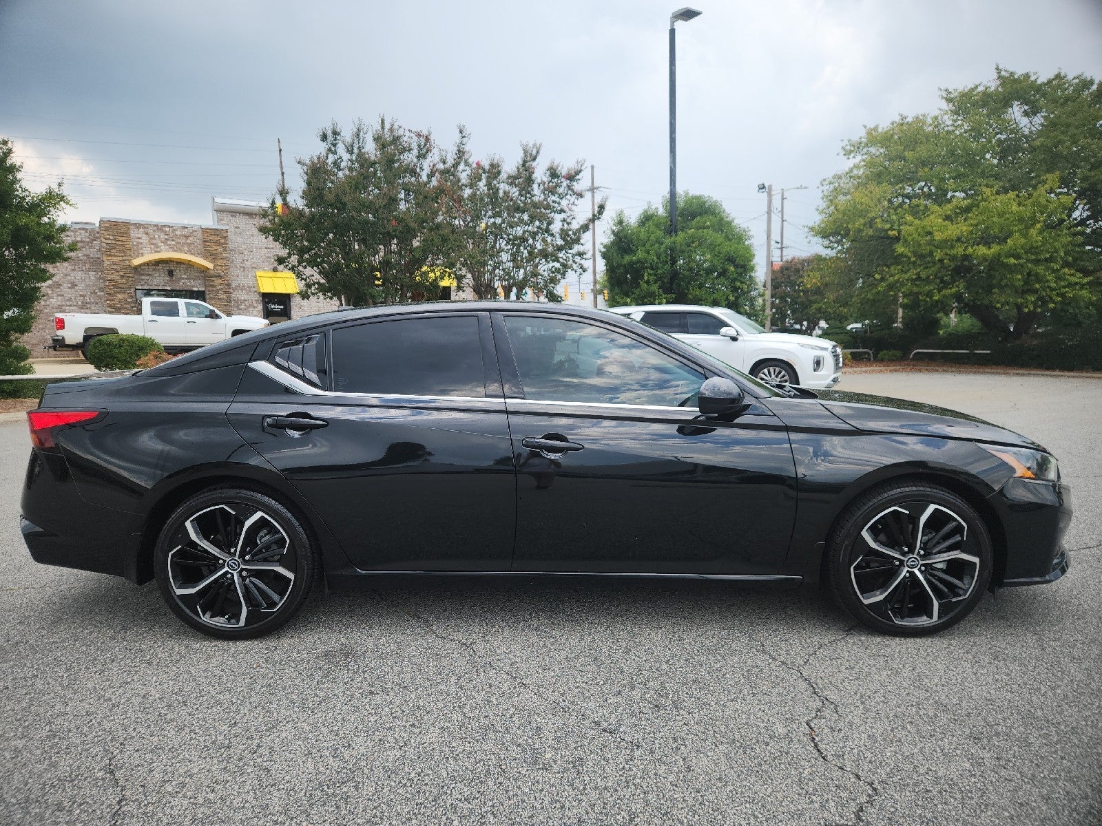 2023 Nissan Altima SR