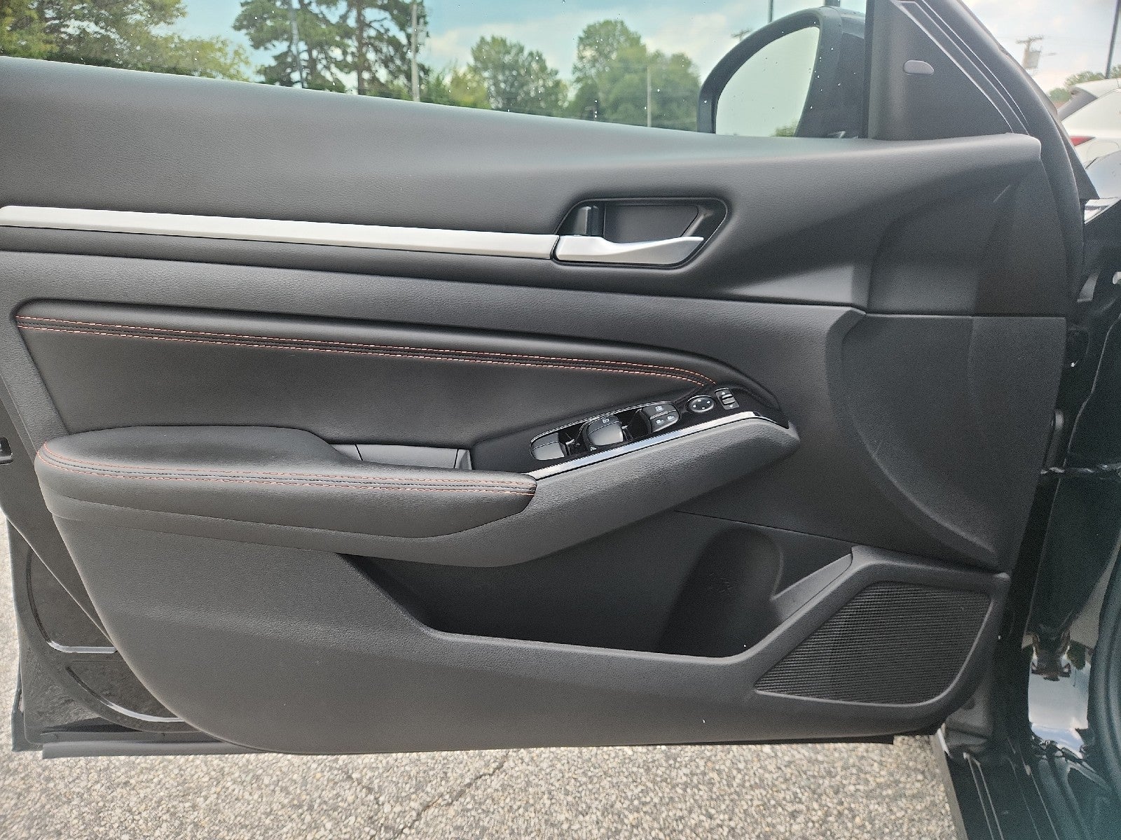2023 Nissan Altima SR