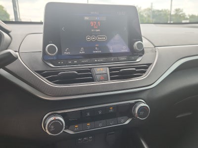 2023 Nissan Altima SR