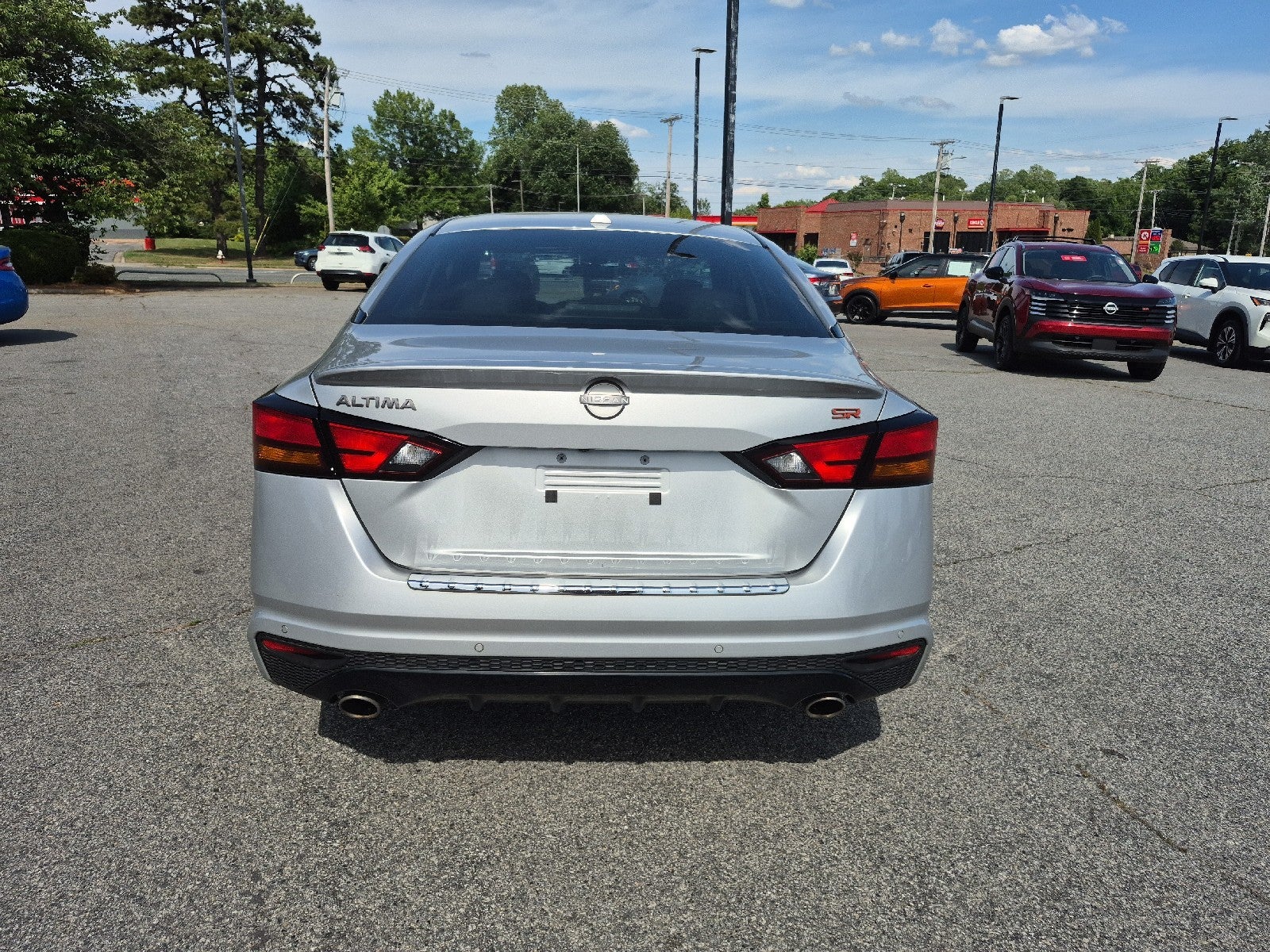 2023 Nissan Altima SR