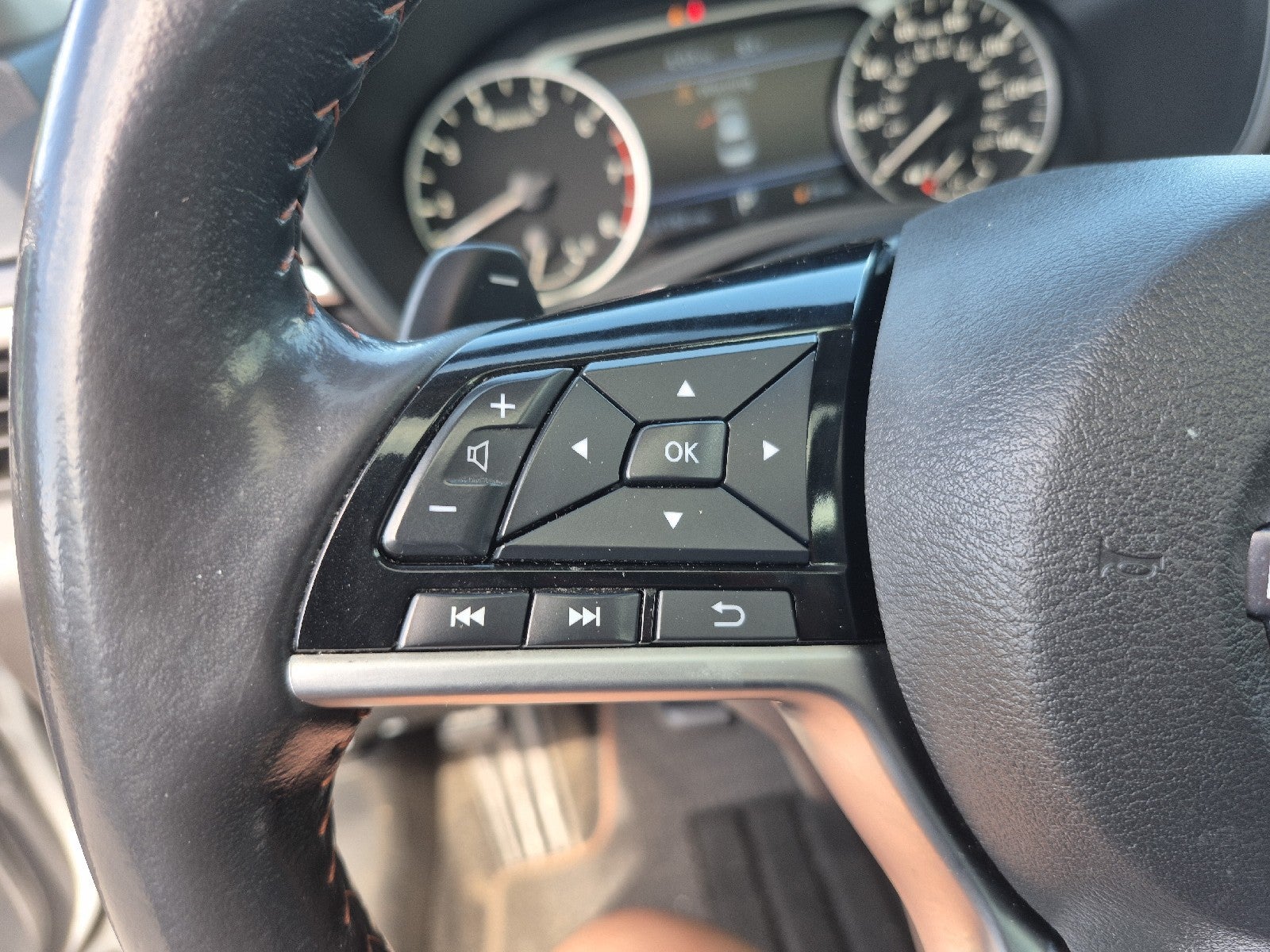 2023 Nissan Altima SR