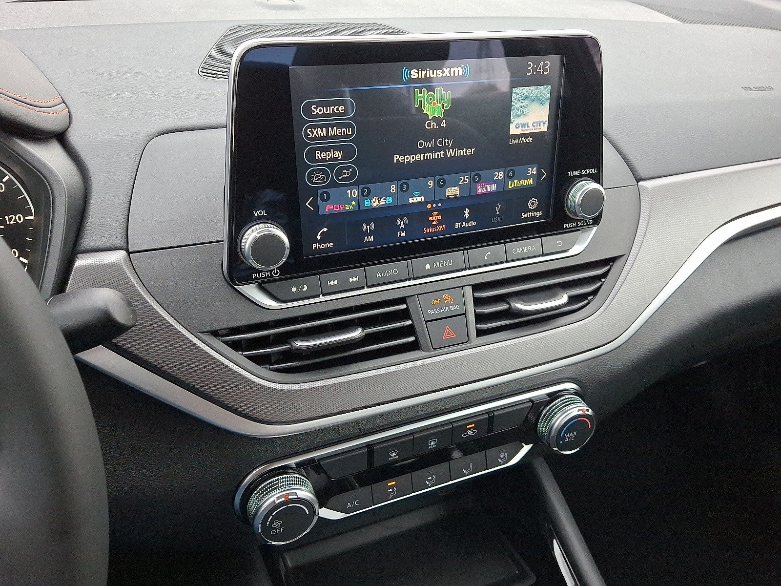 2025 Nissan Altima SR