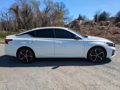 2025 Nissan Altima SR