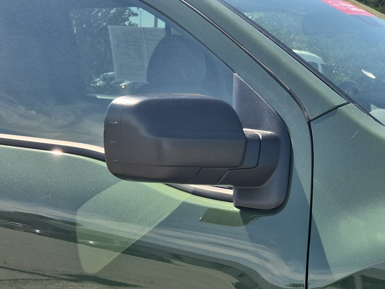 2024 Nissan Titan Crew Cab SV