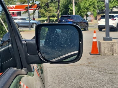 2024 Nissan Titan Crew Cab SV