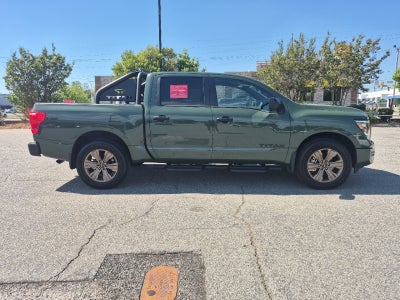 2024 Nissan Titan Crew Cab SV