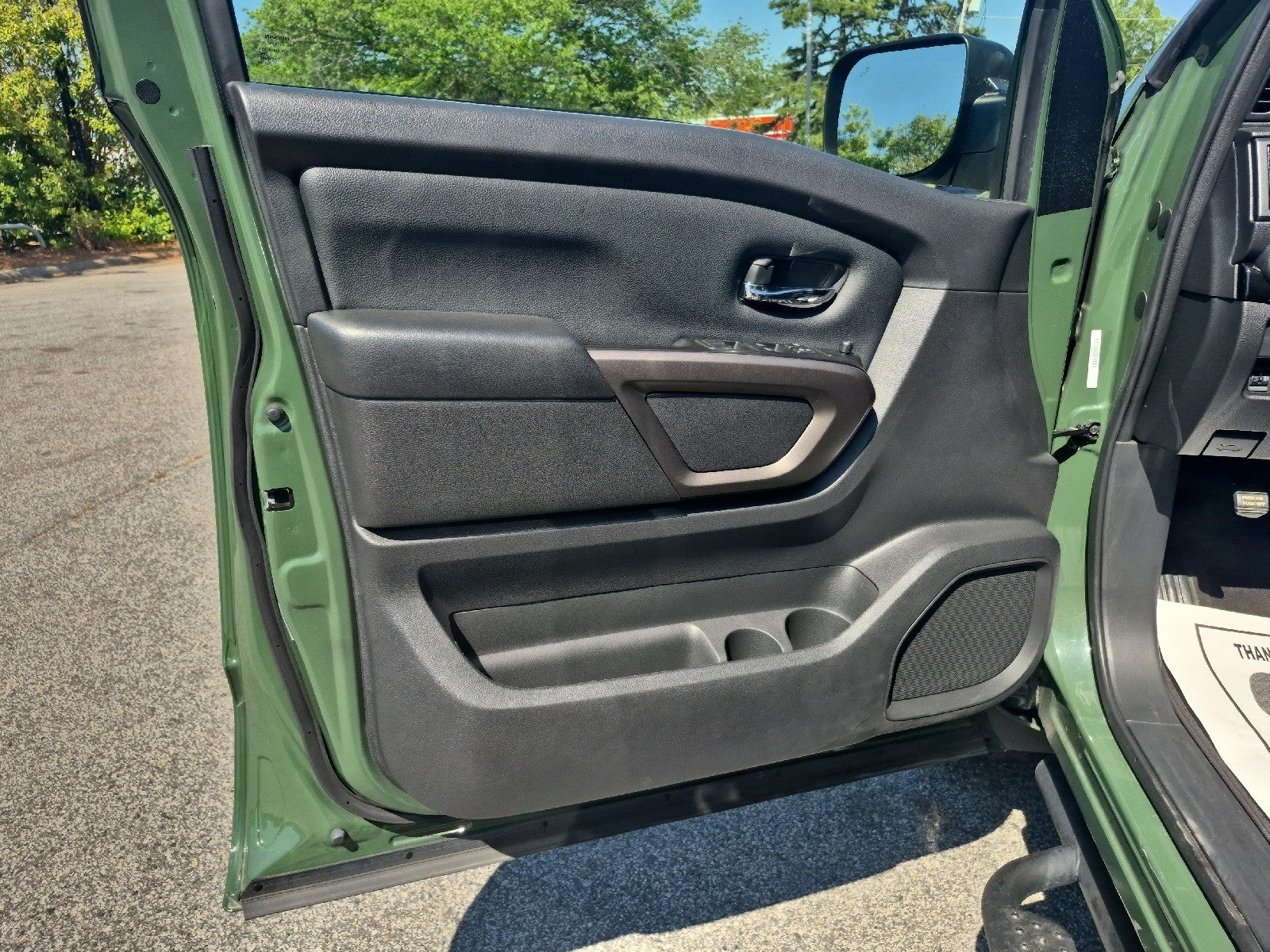 2024 Nissan Titan Crew Cab SV