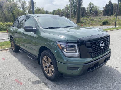 2024 Nissan Titan Crew Cab SV