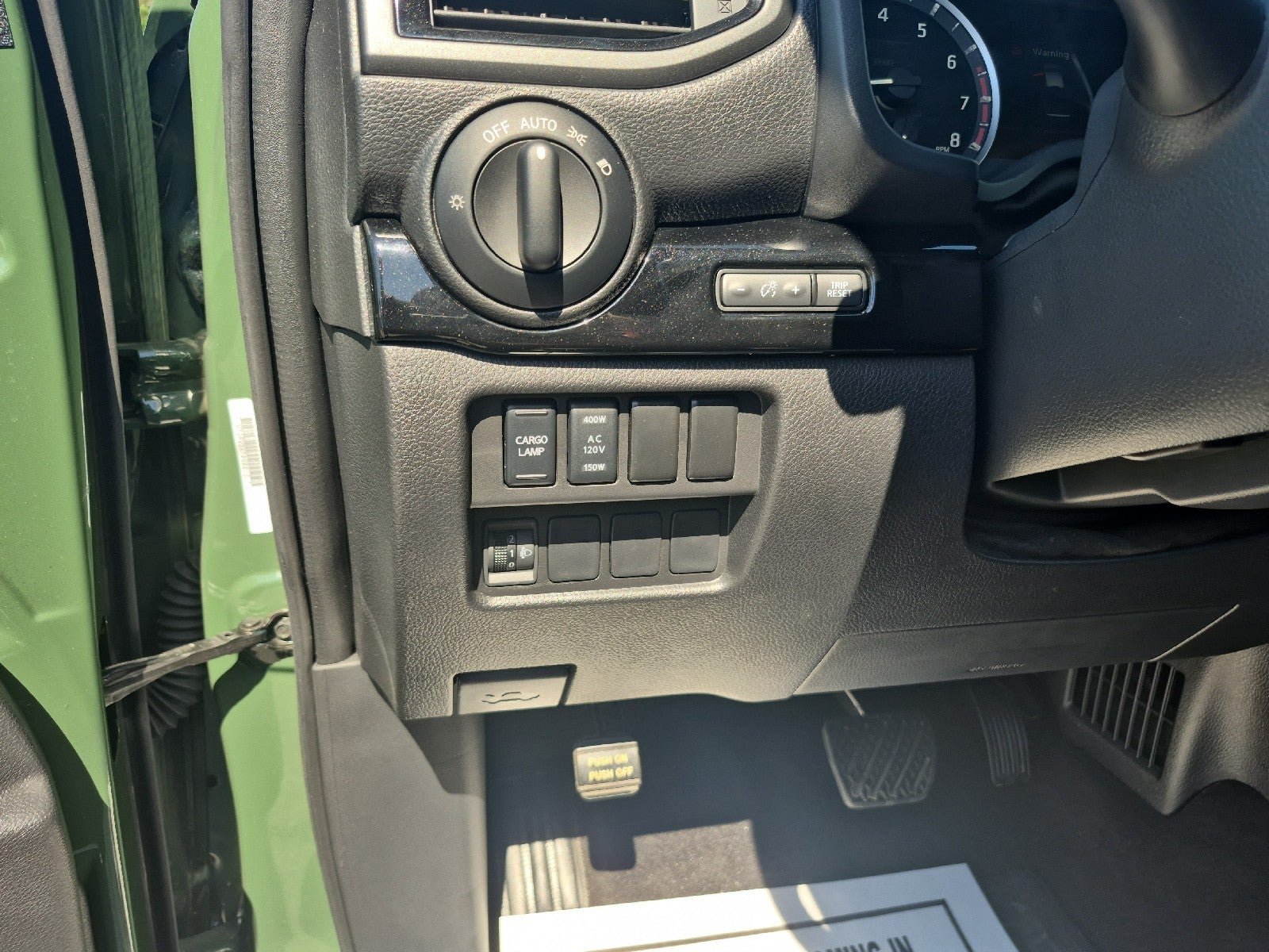 2024 Nissan Titan Crew Cab SV