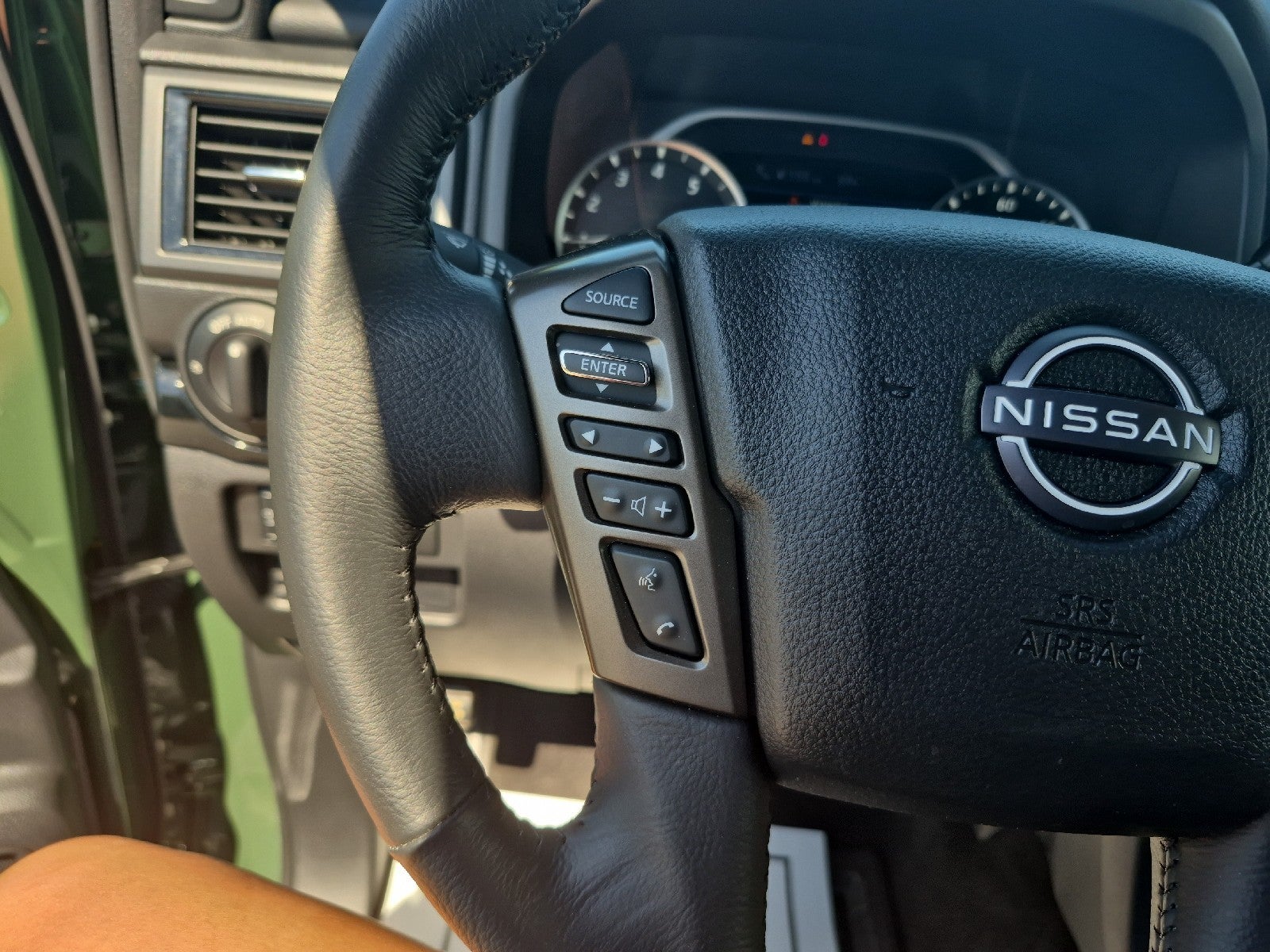 2024 Nissan Titan Crew Cab SV