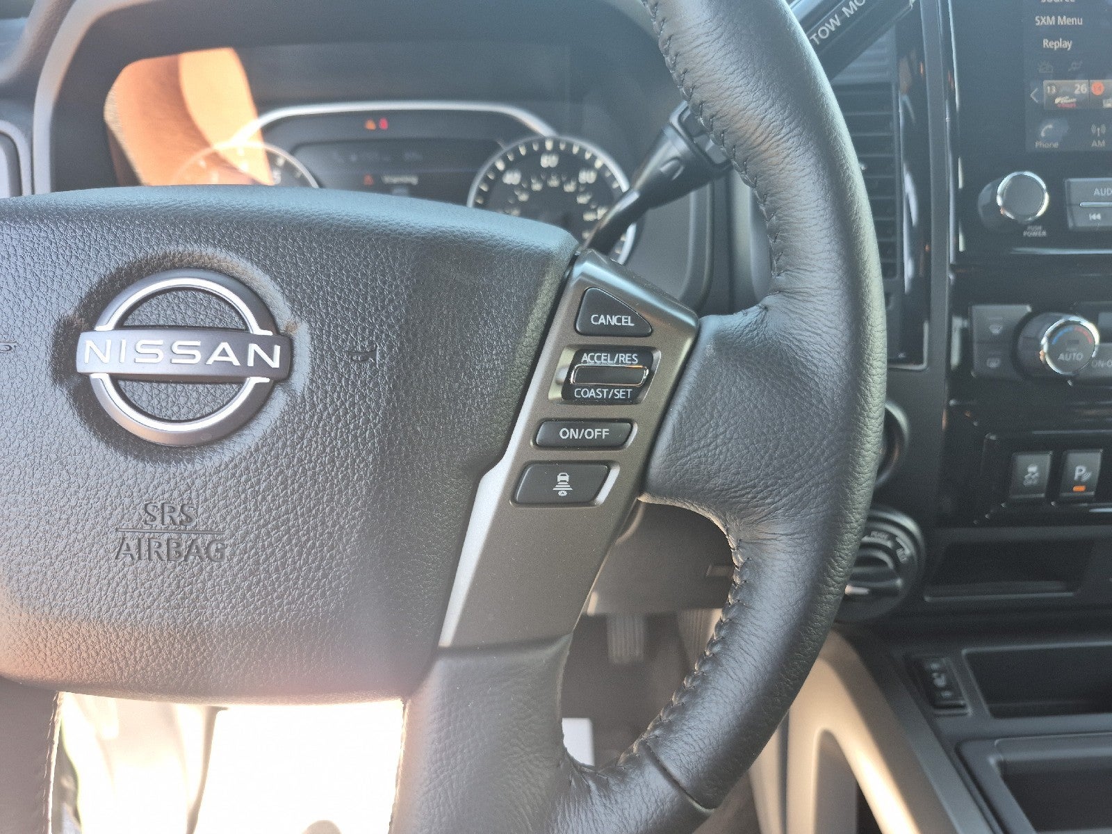 2024 Nissan Titan Crew Cab SV