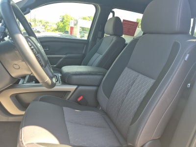 2024 Nissan Titan Crew Cab SV