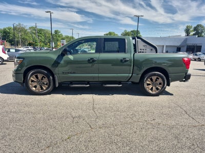 2024 Nissan Titan Crew Cab SV