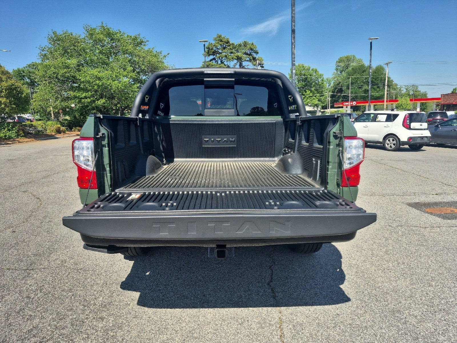 2024 Nissan Titan Crew Cab SV