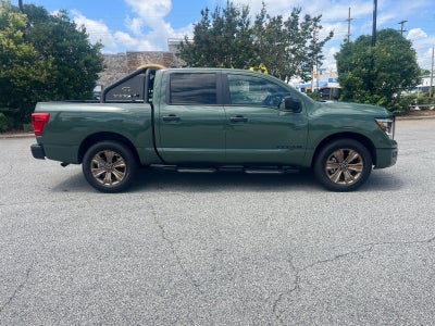 2024 Nissan Titan SV