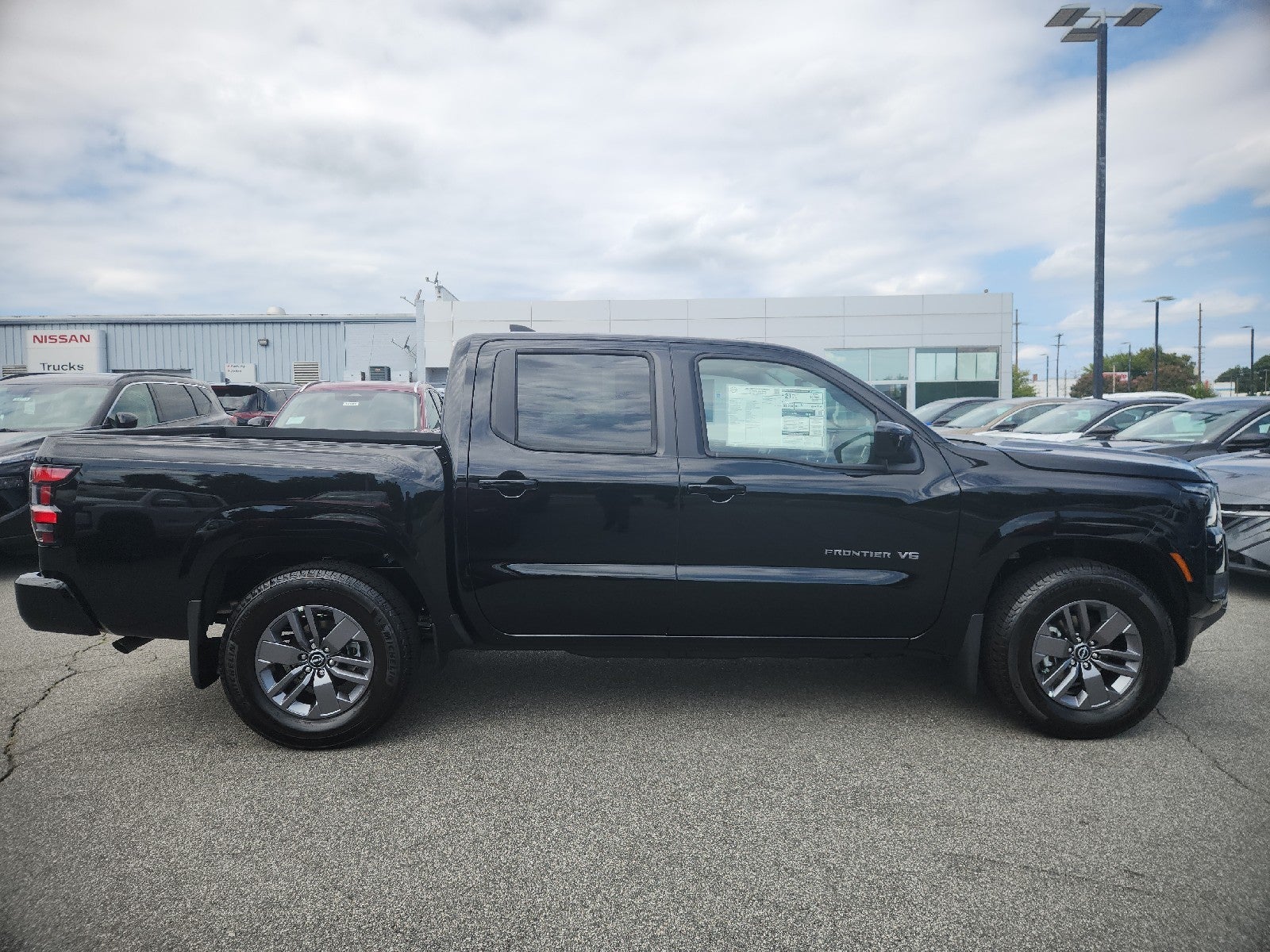 2027 Nissan Frontier Crew Cab SV