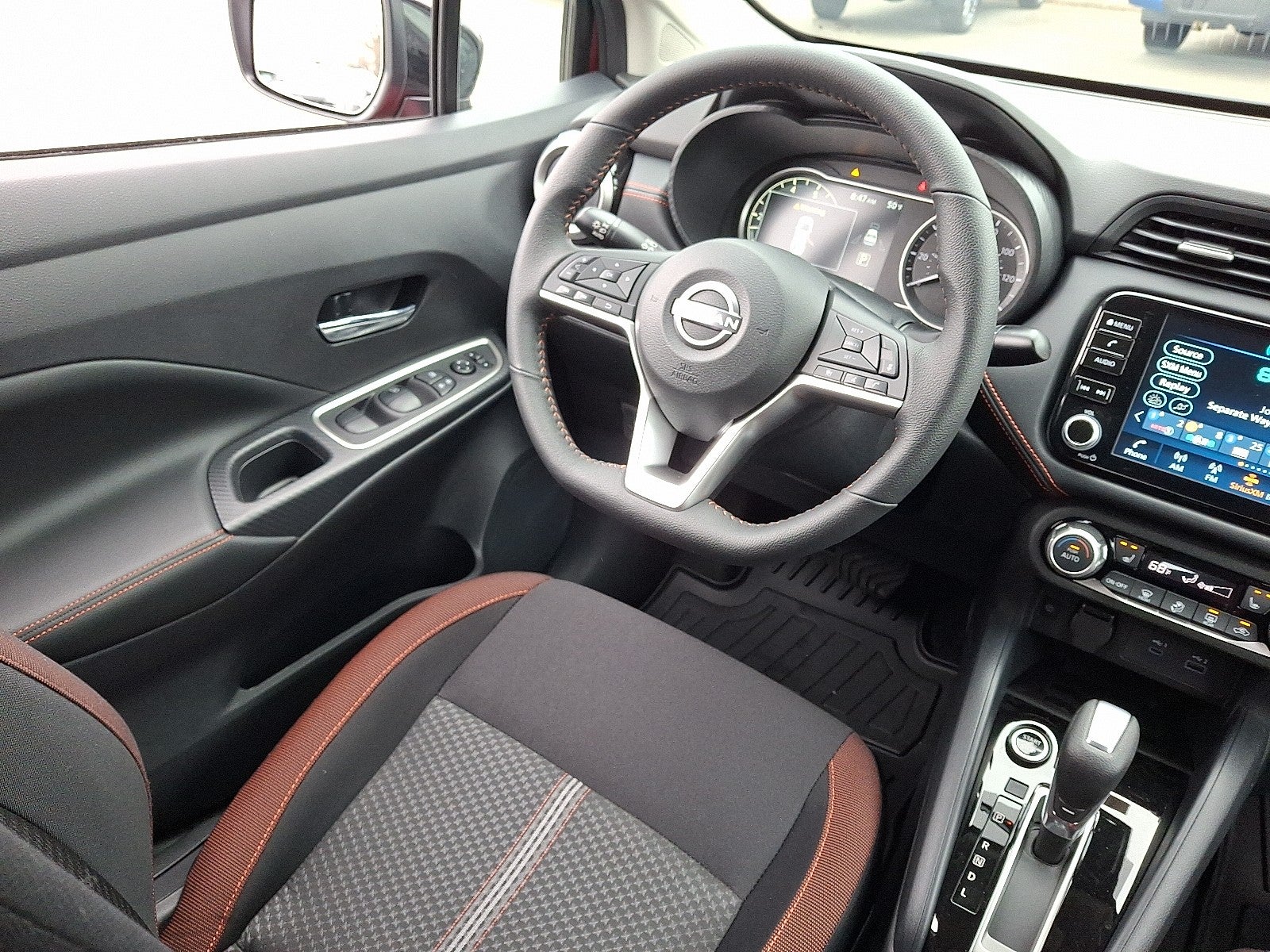 2025 Nissan Versa SR