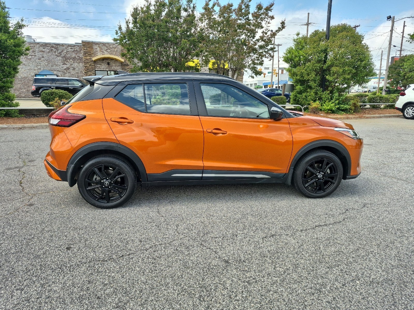 2024 Nissan Kicks SR