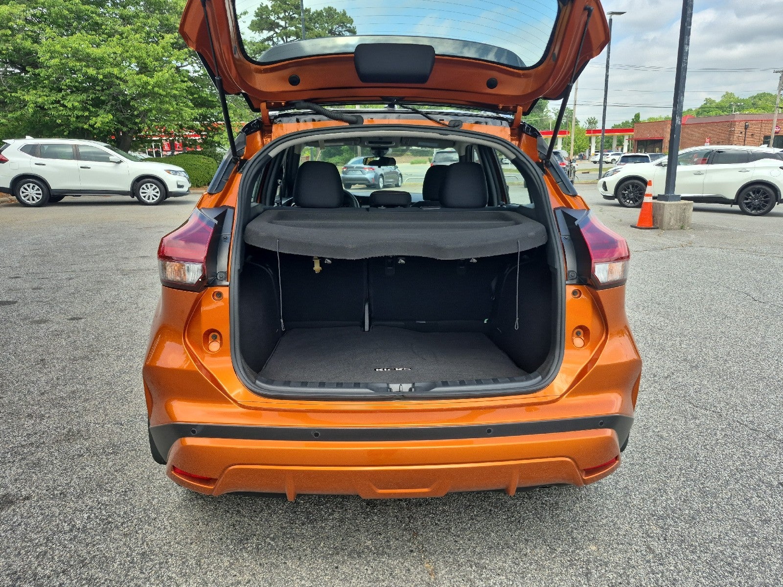 2024 Nissan Kicks SR