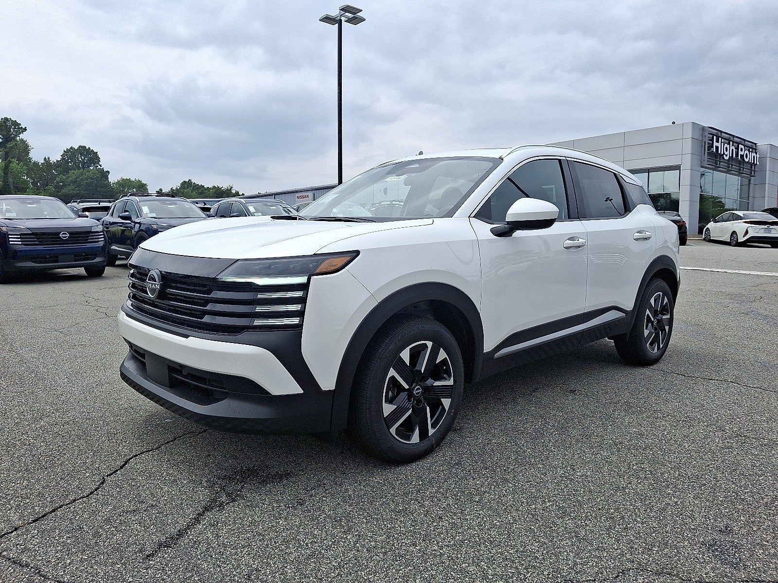 2025 Nissan Kicks SV