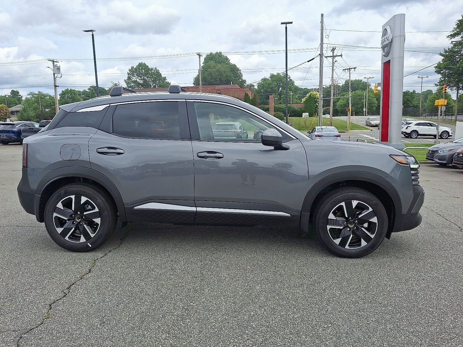 2025 Nissan Kicks SV