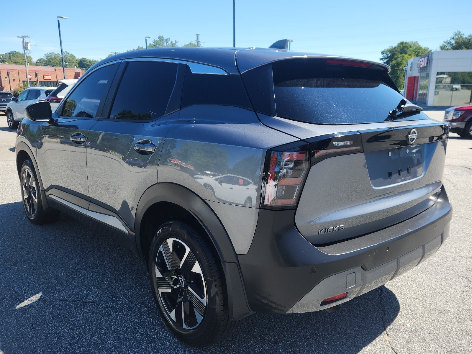 2025 Nissan Kicks SV