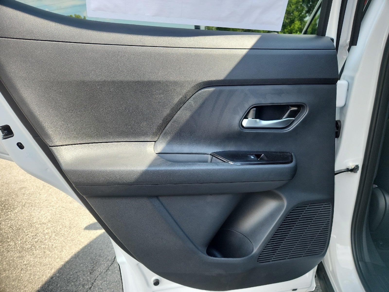 2027 Nissan Kicks SR