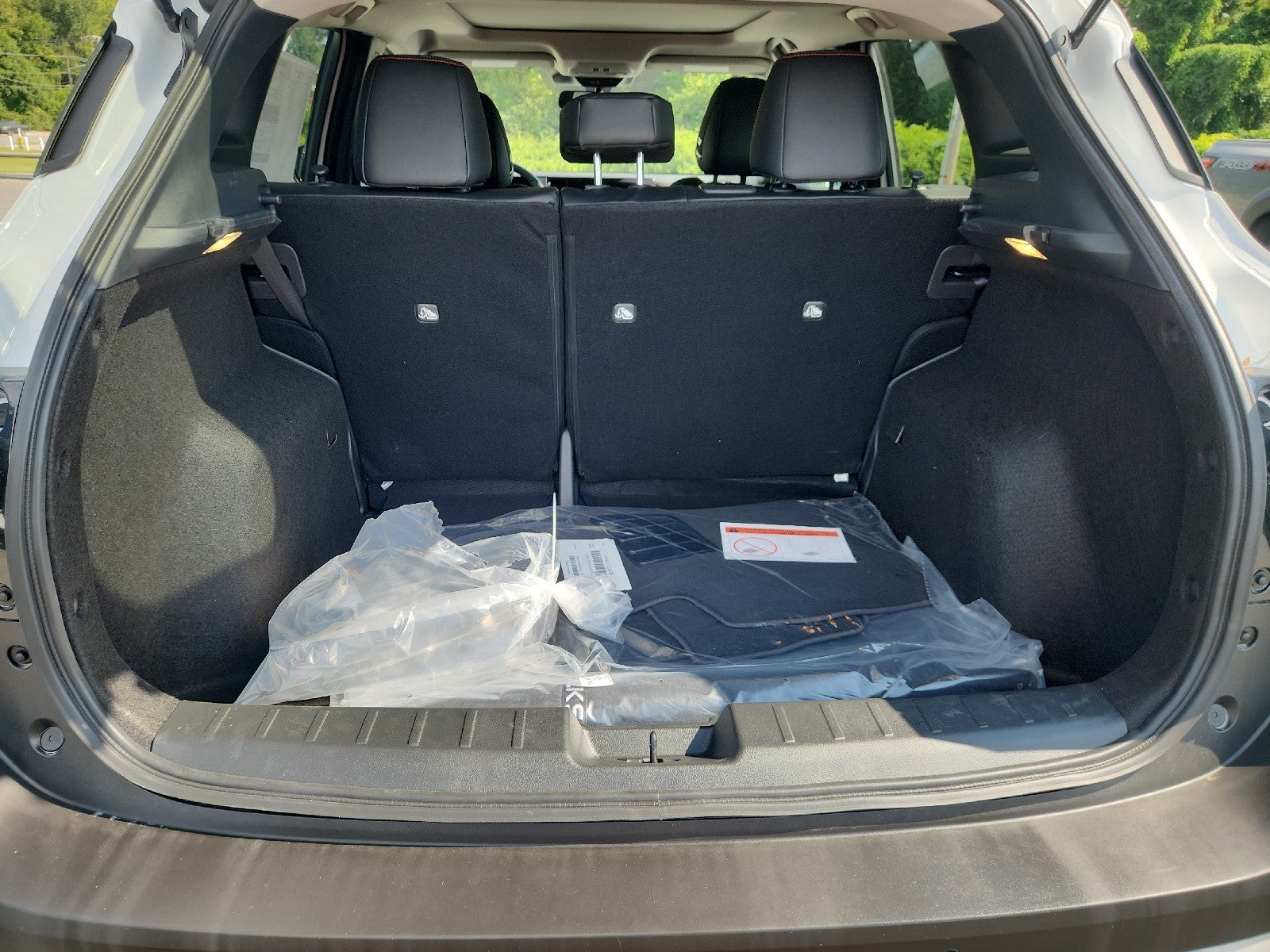 2027 Nissan Kicks SR
