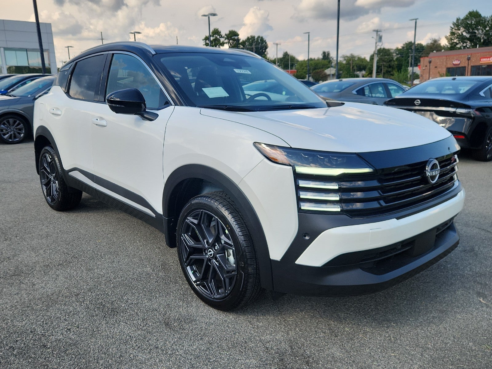 2026 Nissan Kicks SR