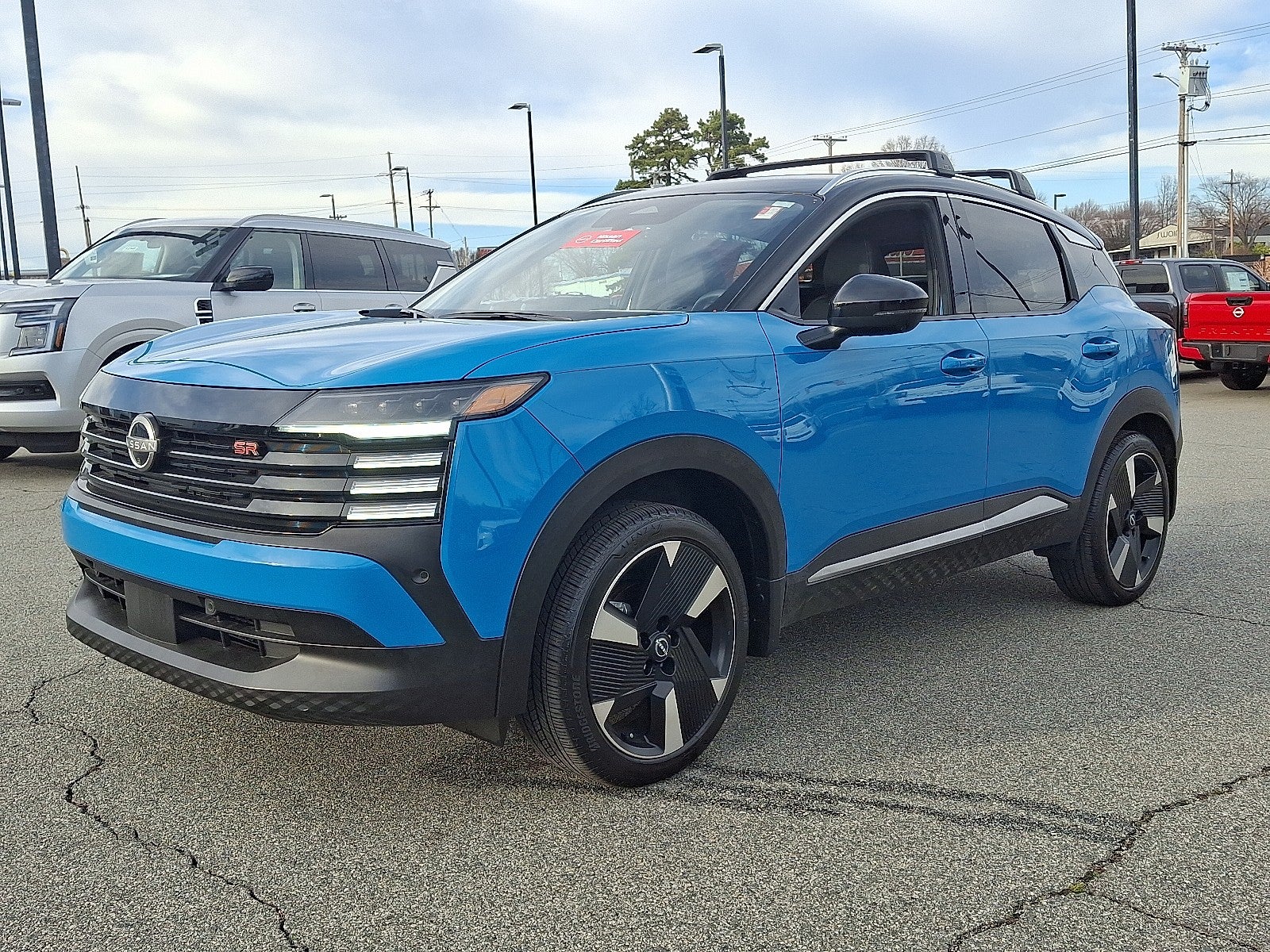 2025 Nissan Kicks SR