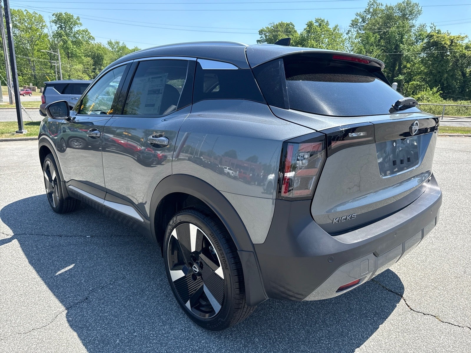 2026 Nissan Kicks SR