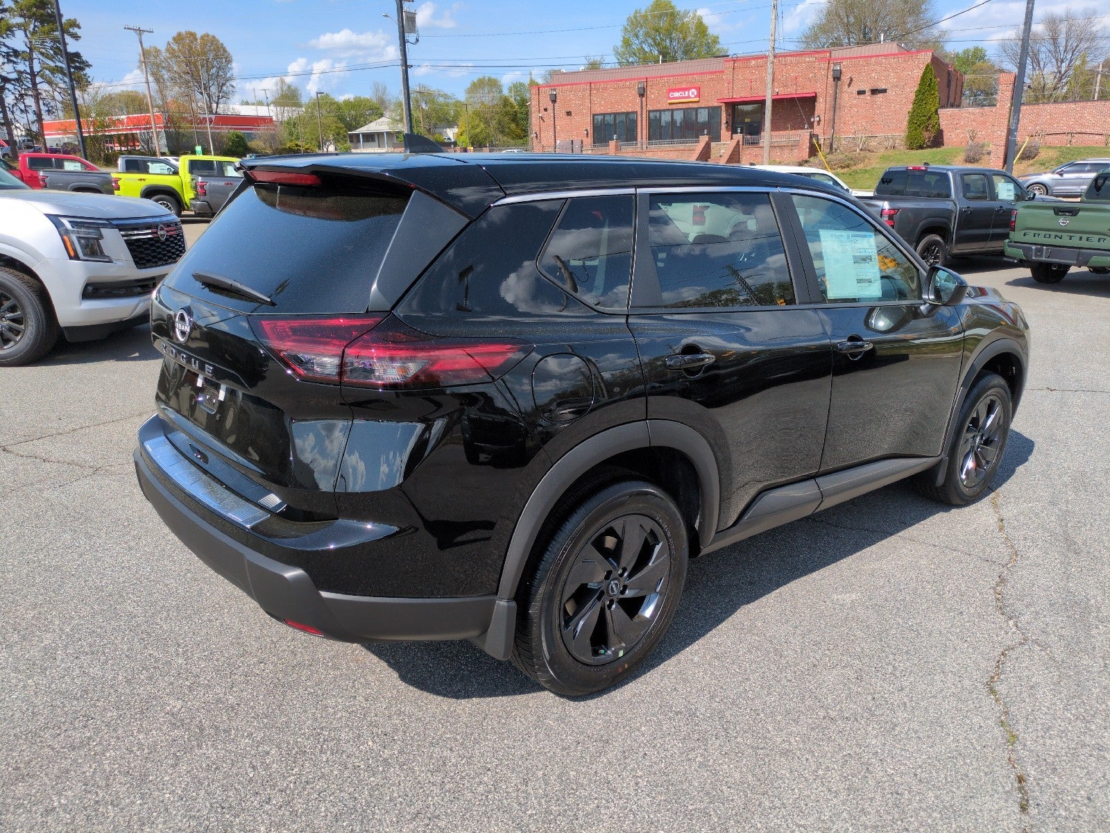 2026 Nissan Rogue SV