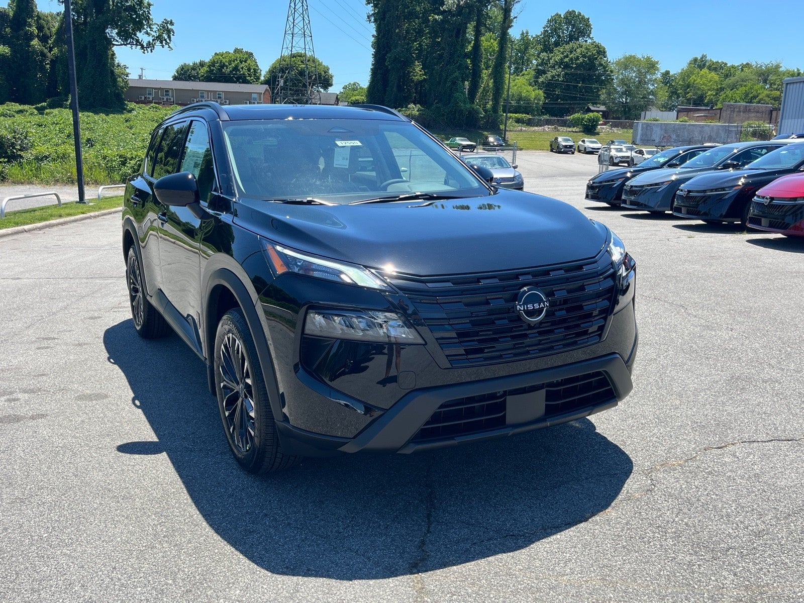2026 Nissan Rogue Dark Armor's photo