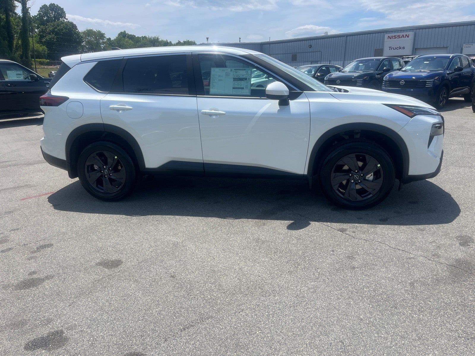 2026 Nissan Rogue SV