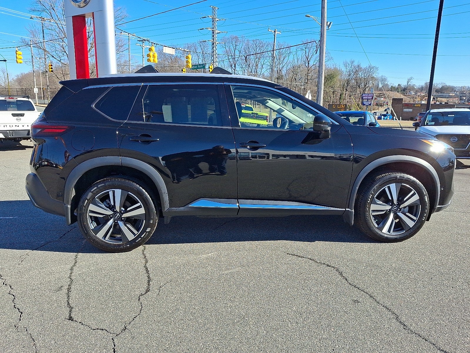 2023 Nissan Rogue SL