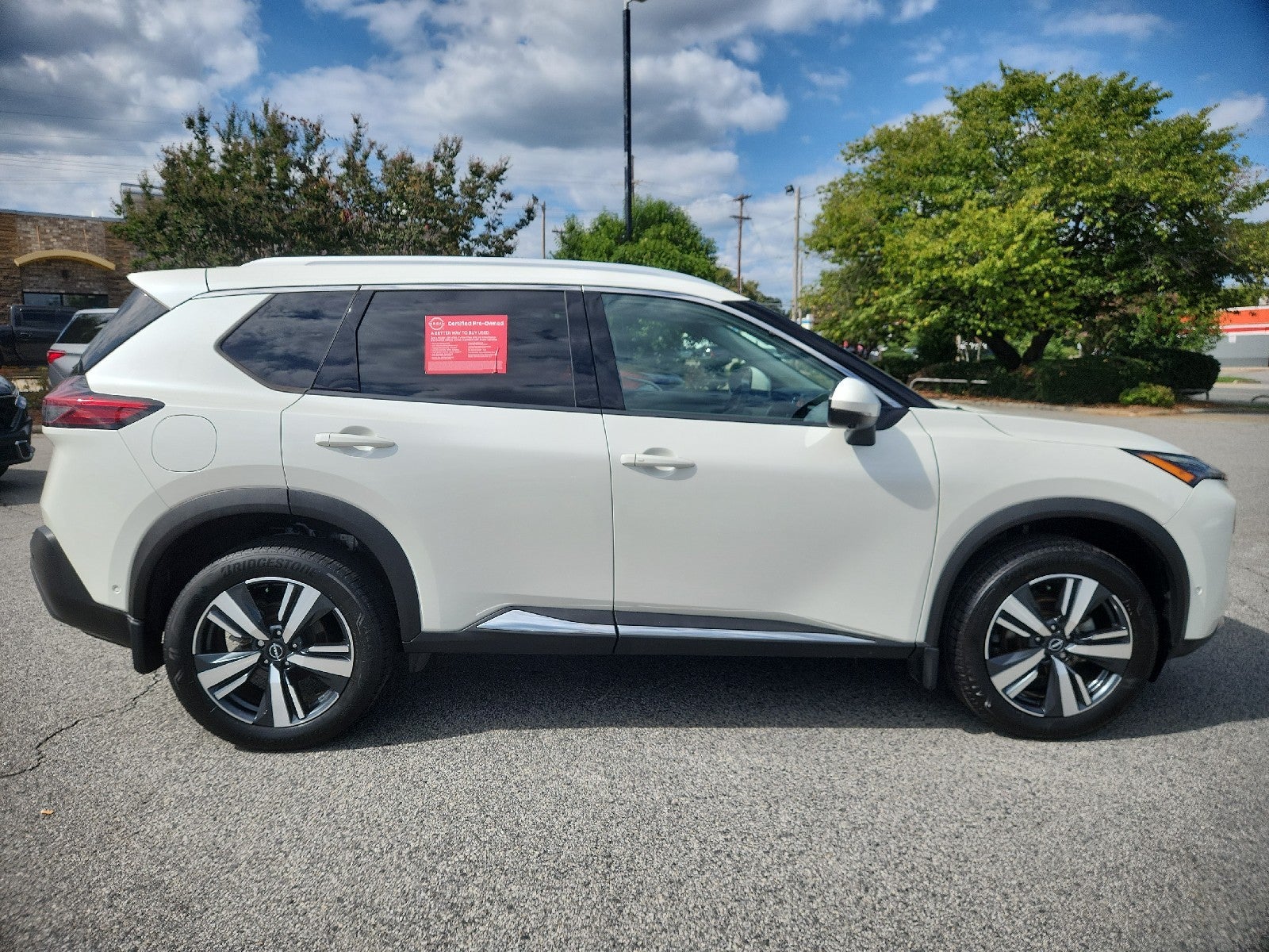 2023 Nissan Rogue SL