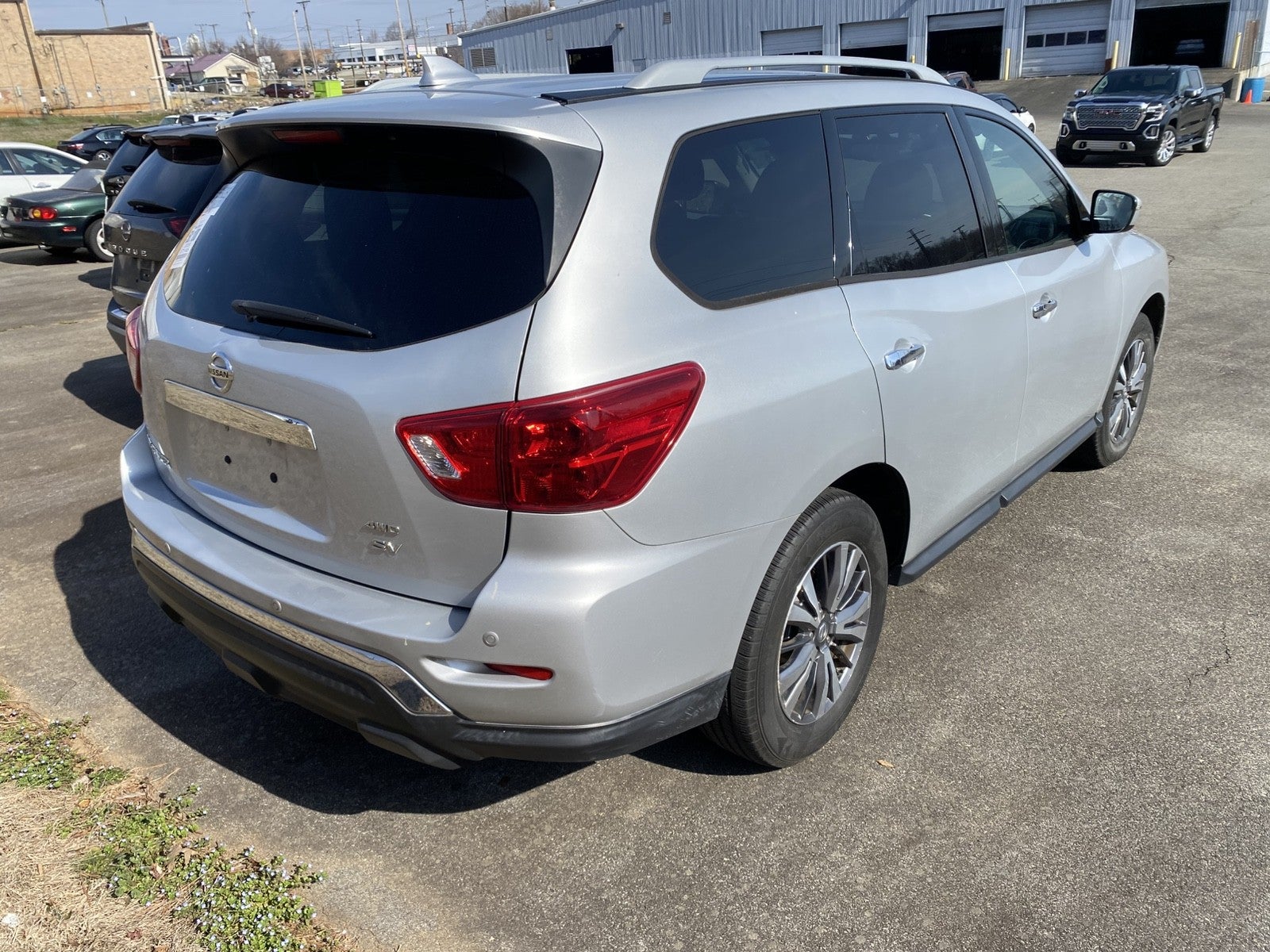 2019 Nissan Pathfinder SV