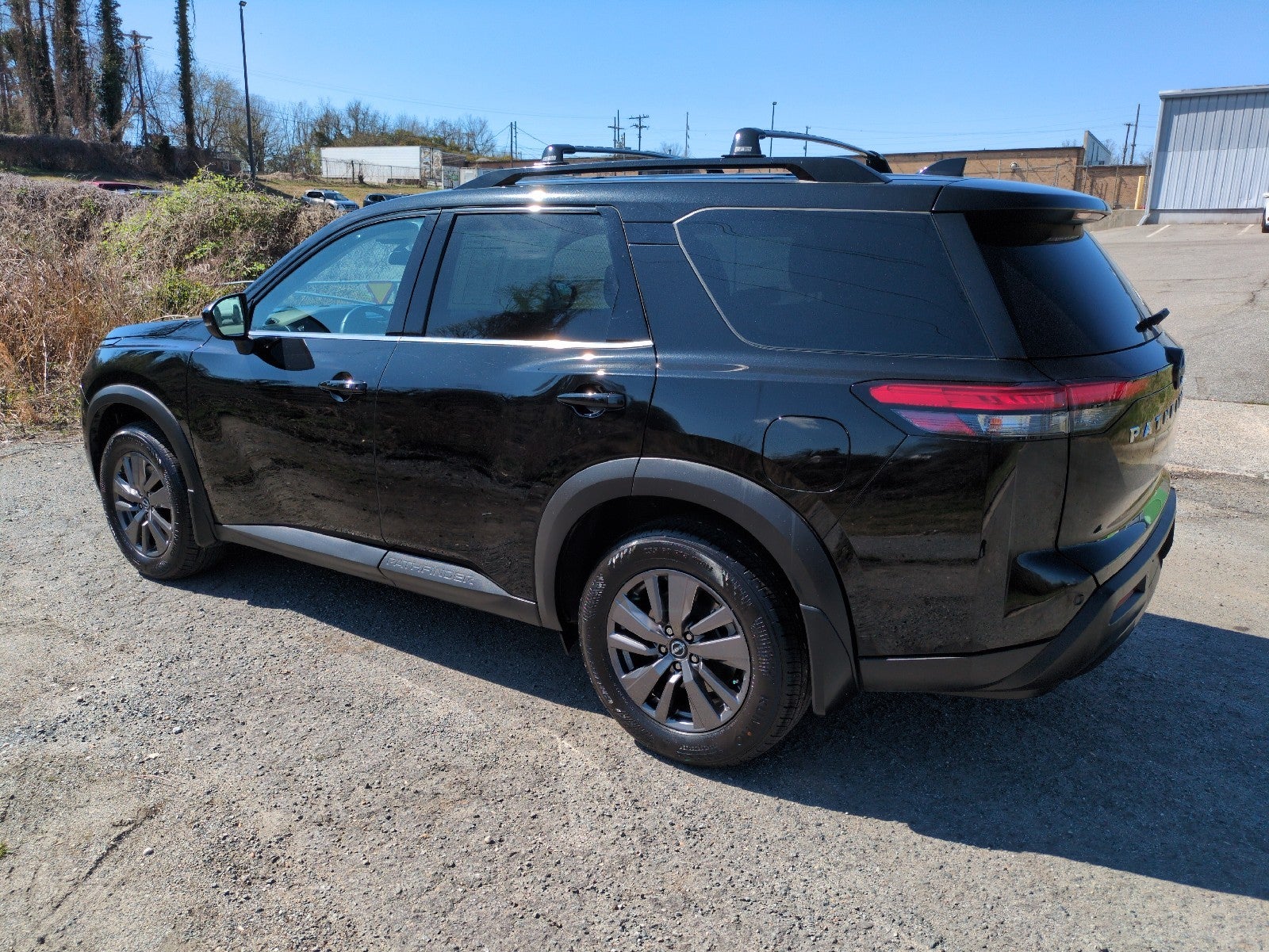 2022 Nissan Pathfinder SV