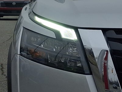 2023 Nissan Pathfinder SV