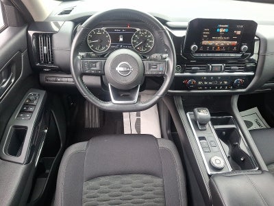 2023 Nissan Pathfinder SV