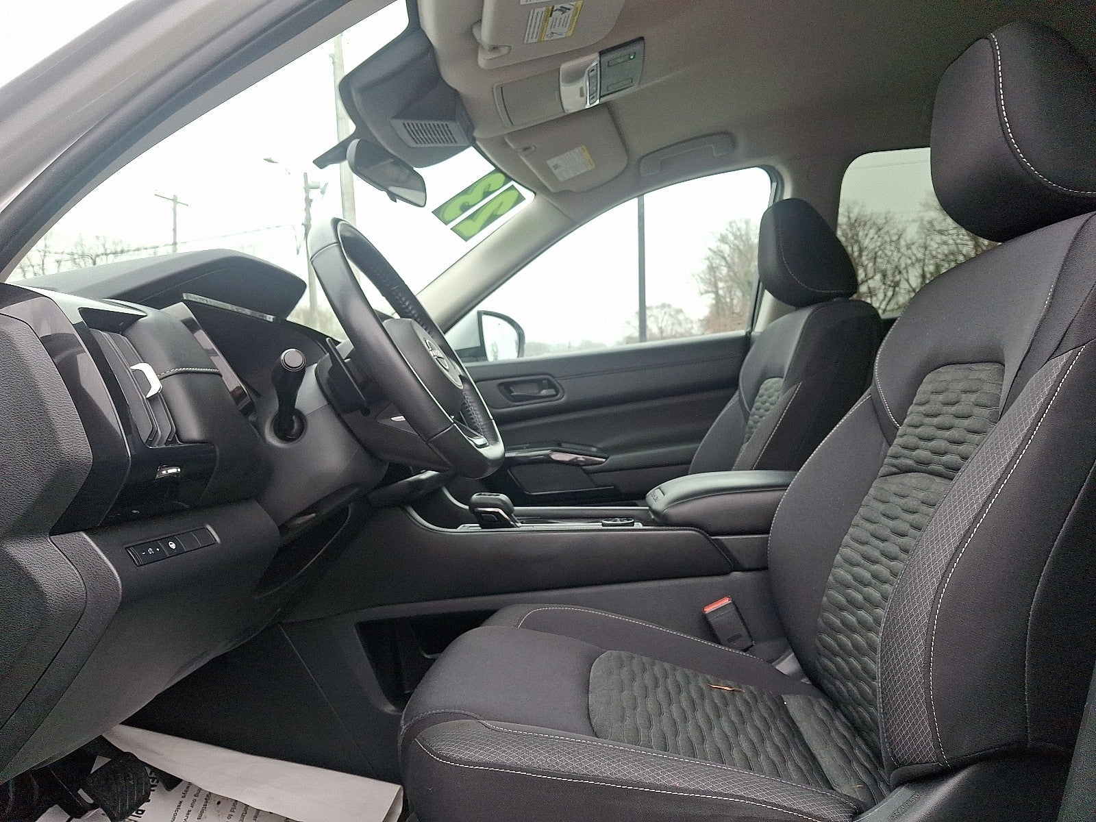 2023 Nissan Pathfinder SV