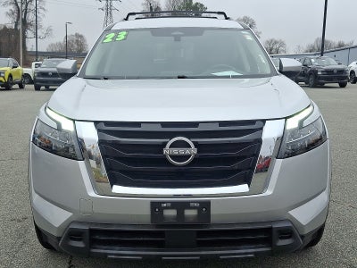 2023 Nissan Pathfinder SV