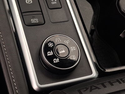 2023 Nissan Pathfinder SV