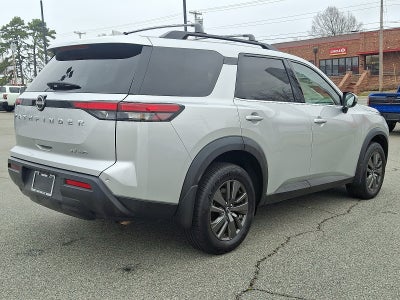 2023 Nissan Pathfinder SV