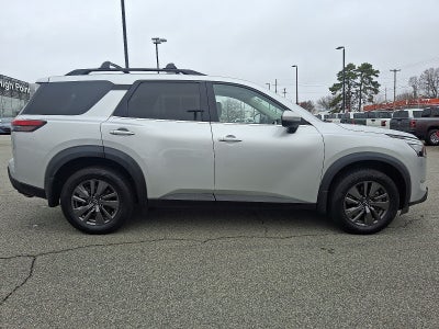 2023 Nissan Pathfinder SV